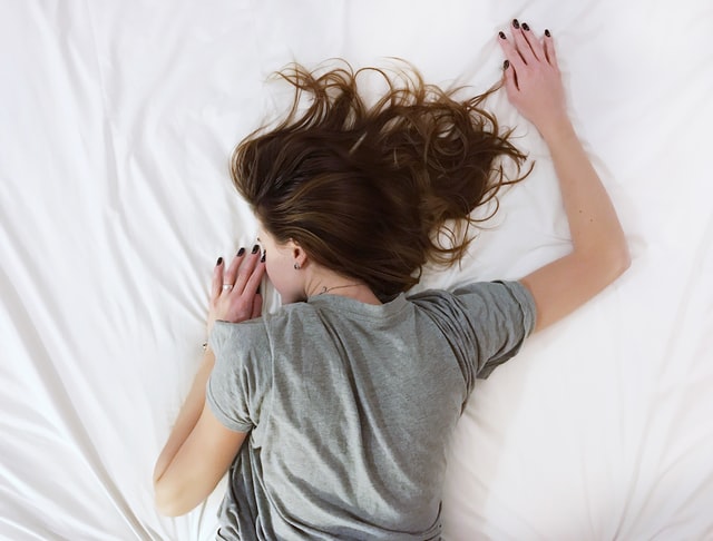 Jak usnout a zbavit se nespavosti – tipy, triky a rady